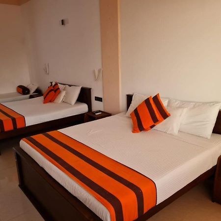 Grace Beach Resort By Travel Corners Negombo Bagian luar foto