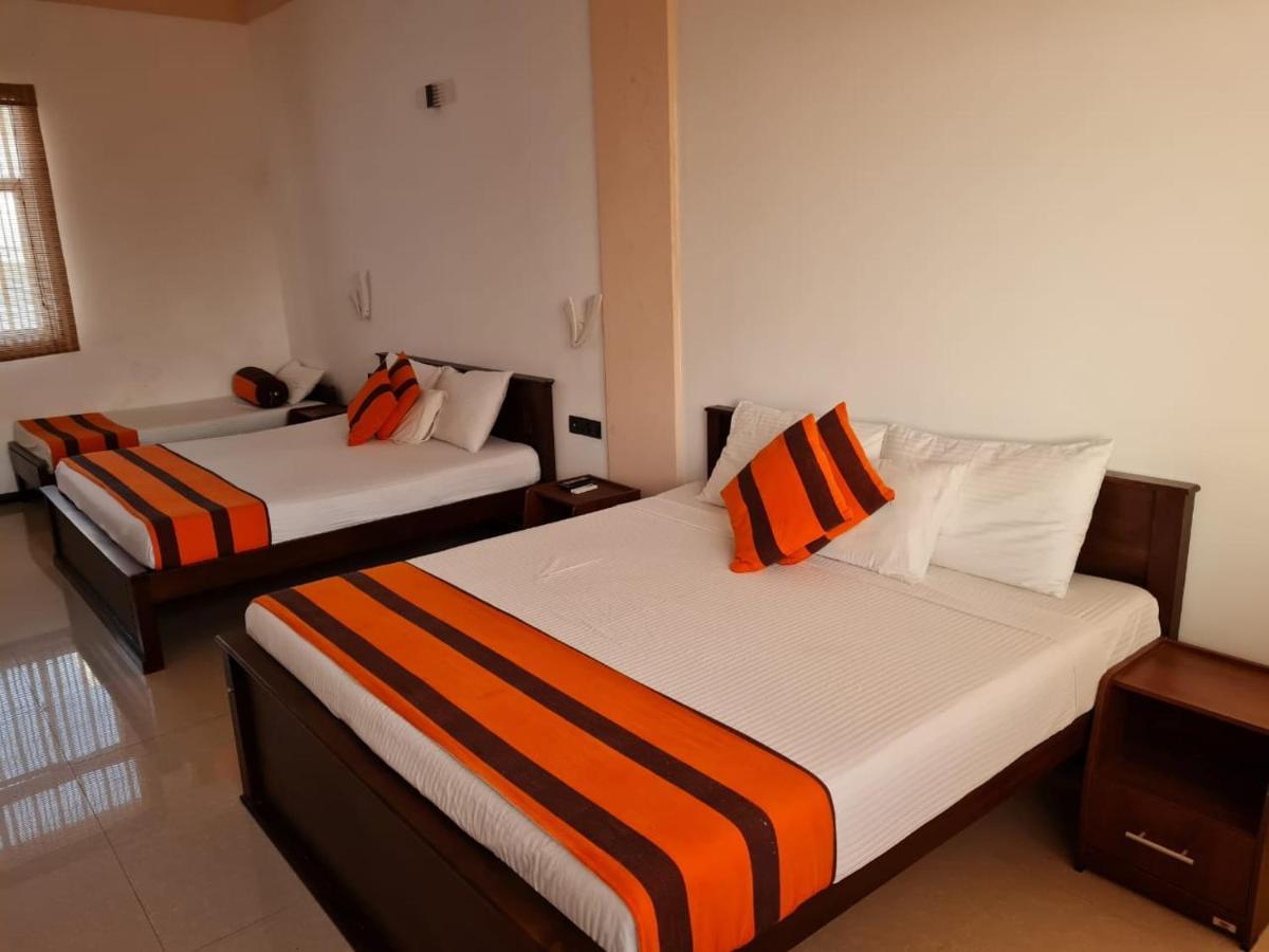 Grace Beach Resort By Travel Corners Negombo Bagian luar foto
