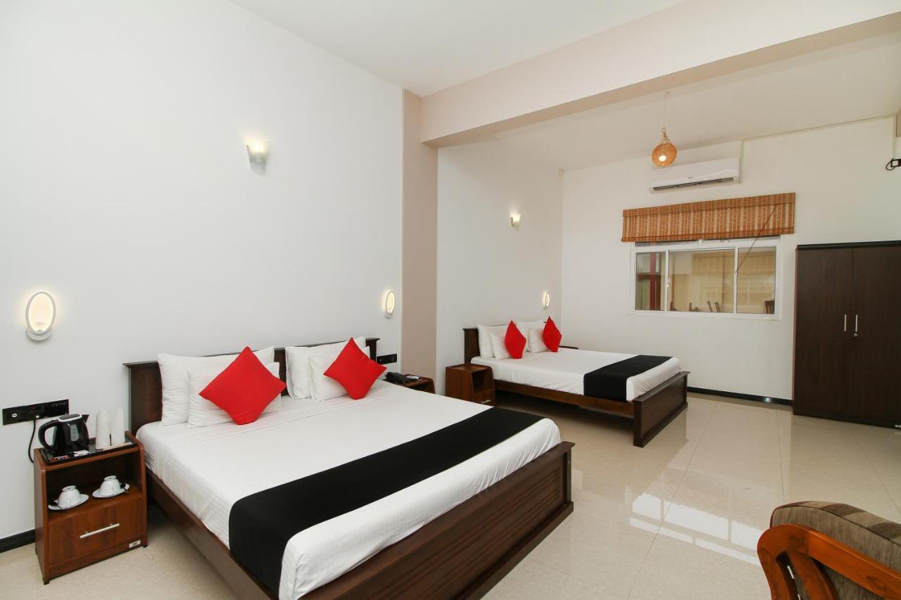 Grace Beach Resort By Travel Corners Negombo Bagian luar foto