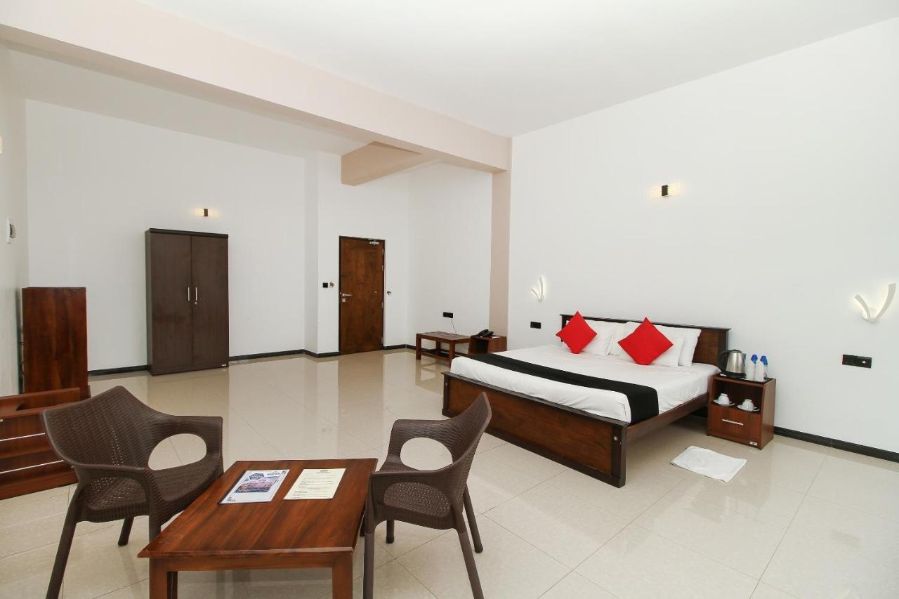 Grace Beach Resort By Travel Corners Negombo Bagian luar foto