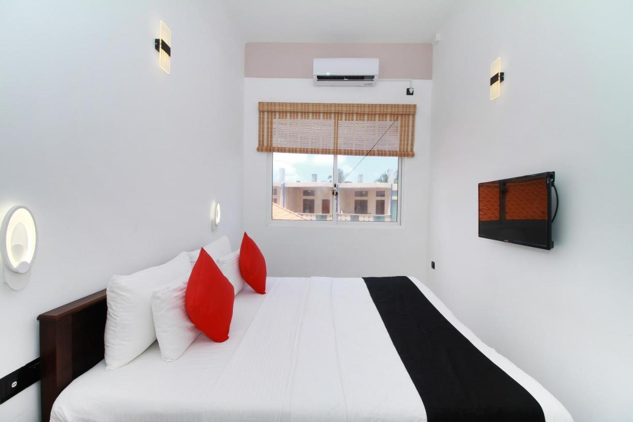 Grace Beach Resort By Travel Corners Negombo Bagian luar foto