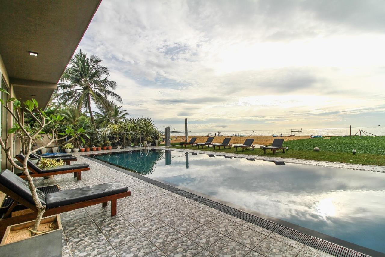 Grace Beach Resort By Travel Corners Negombo Bagian luar foto
