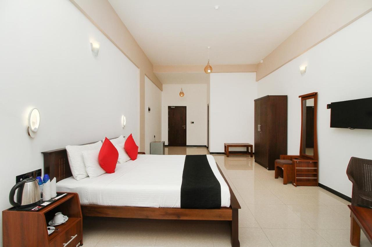 Grace Beach Resort By Travel Corners Negombo Bagian luar foto